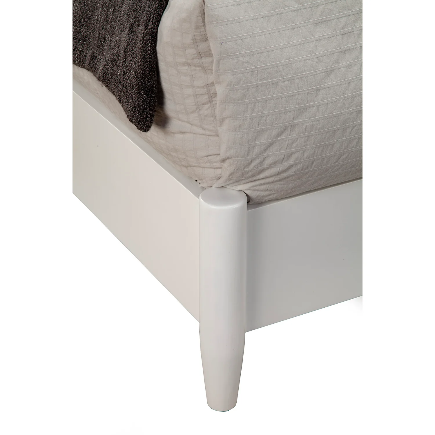Alpine Furniture Flynn Retro California King Bed w/Slat Back Headboard, White 1066-W-27CK - Image 8